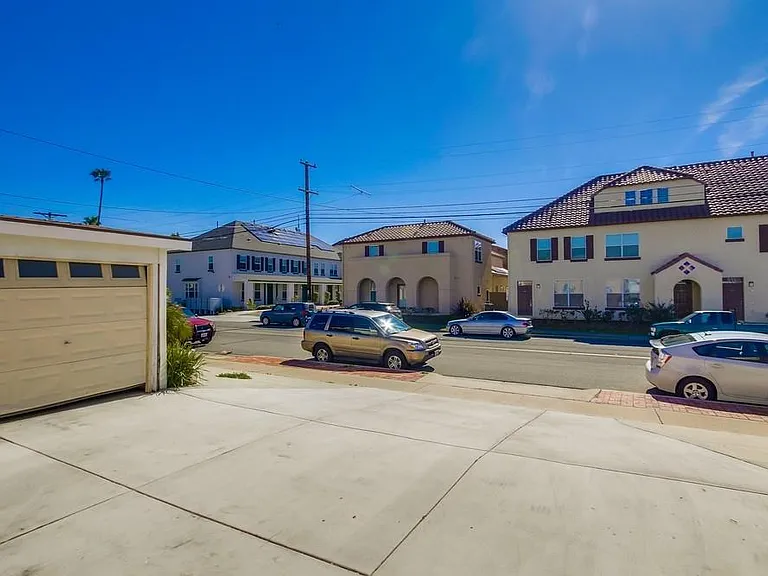 8706 Hurlbut St — Photo 3