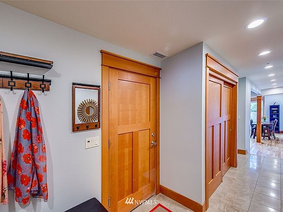 3rd image of 1293 Patmos Lane NE