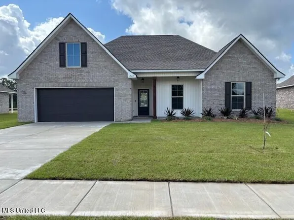 15221 High Point Dr, Gulfport, MS 39503