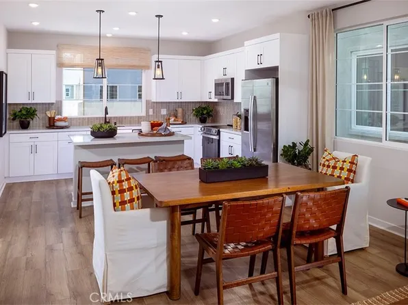 6059 Fairfax Dr, Eastvale, CA 92880