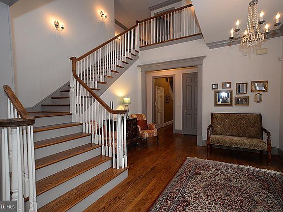 4th image of 18 Fetters Mill Dr