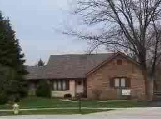 8527 Oriole Ct, Orland Park, IL
