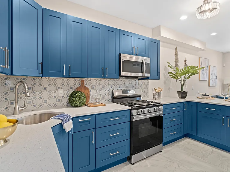 1017 S Bouvier St — Photo 10