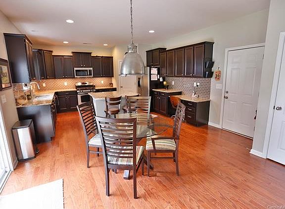 5th image of 6037 Thorburn Way