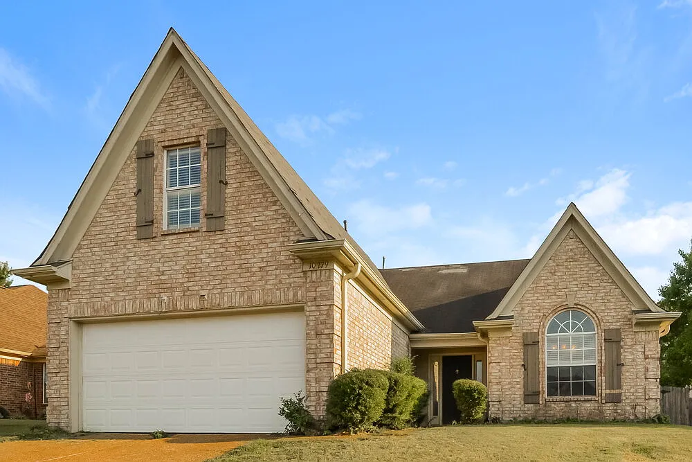 4 bed, 2.0 bath, 1921 sqft, $2,620 — Photo 4
