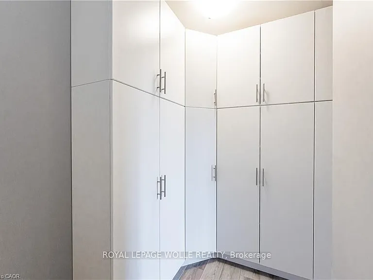 255 Northfield Dr E #302 — Photo 3