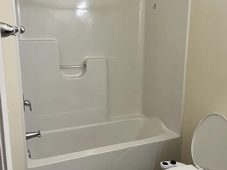 191 College St #307 — Photo 5