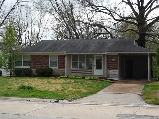 4340 Big Chief Dr photo 1