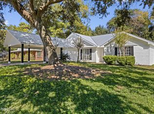 13313 Hollow Oak Ln, Ocean Springs, MS 39564