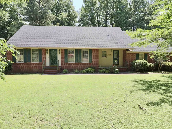 1303 Shady Ln, Trenton, TN 38382