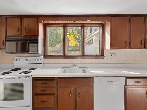5th image of 1115 Brookfield Road