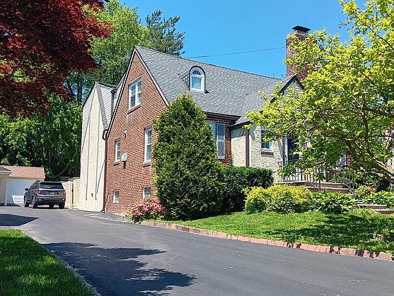 2nd image of 20 Davis Ave