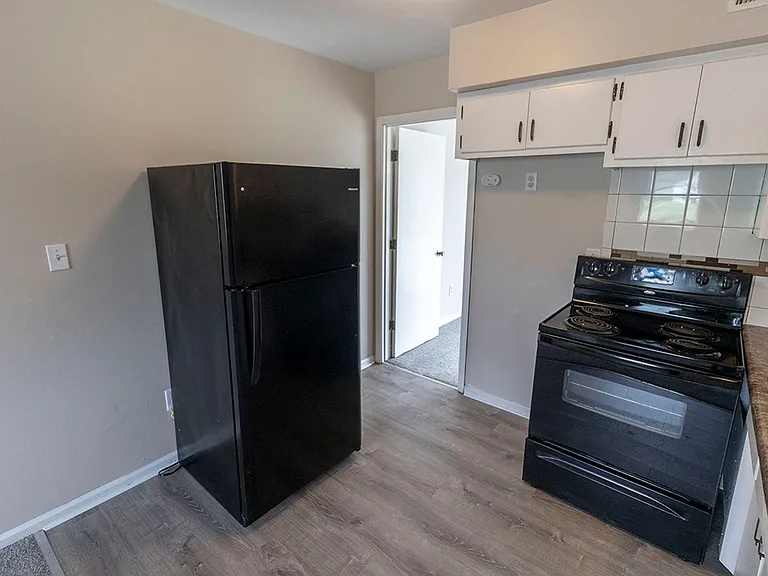 708 W Cunningham Dr #2 — Photo 7