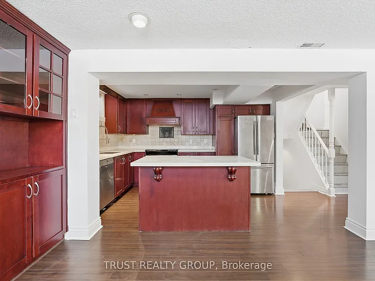 9 Del Ria Dr — Photo 20