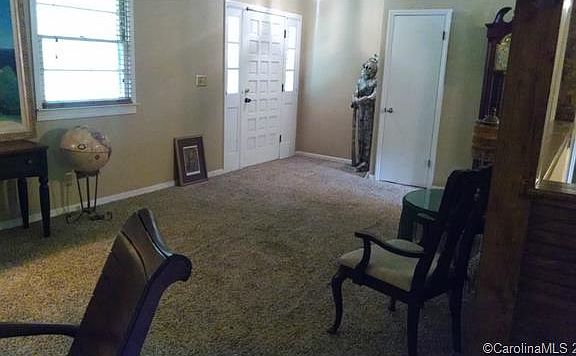 3rd image of 2839 Skyland Dr
