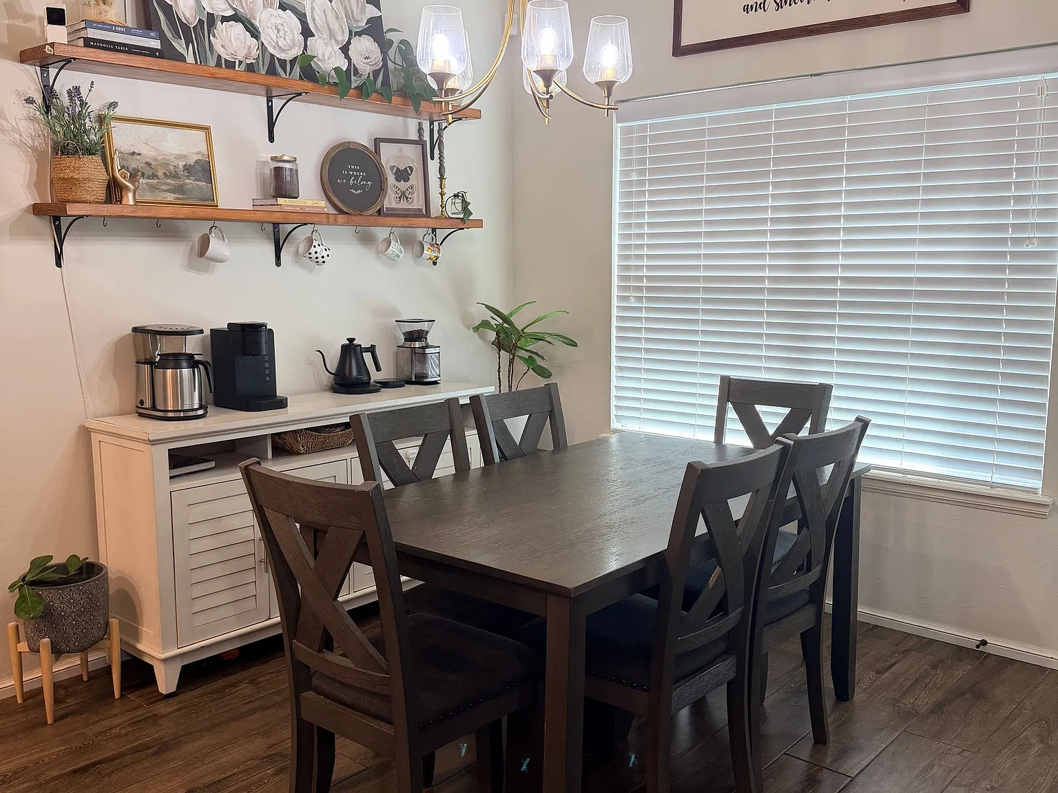 3 bed, 2.0 bath, 1800 sqft, $1,850 — Photo 3