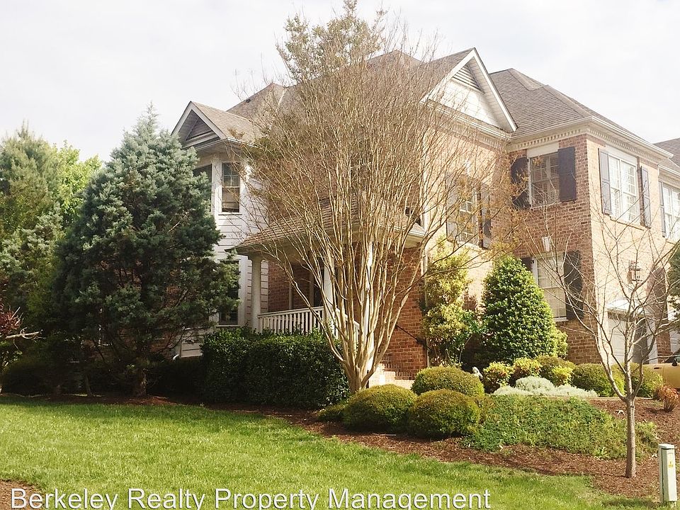 1st image of 209 Brookwood Dr