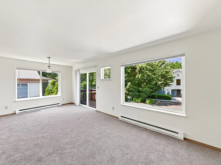 441 NE Kettle St #B101 — Photo 3