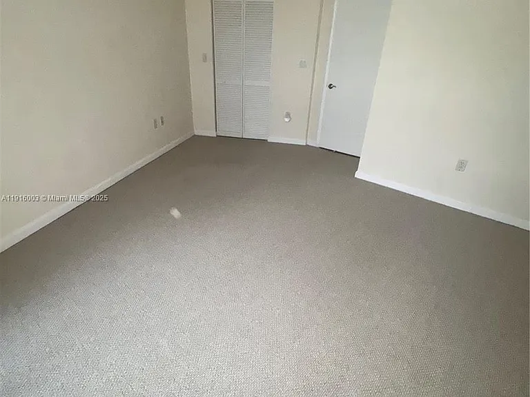 19501 W Country Club Dr #Penthouse 06 — Photo 9