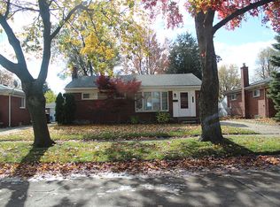 33147 Franklin St, Wayne, MI 48184
