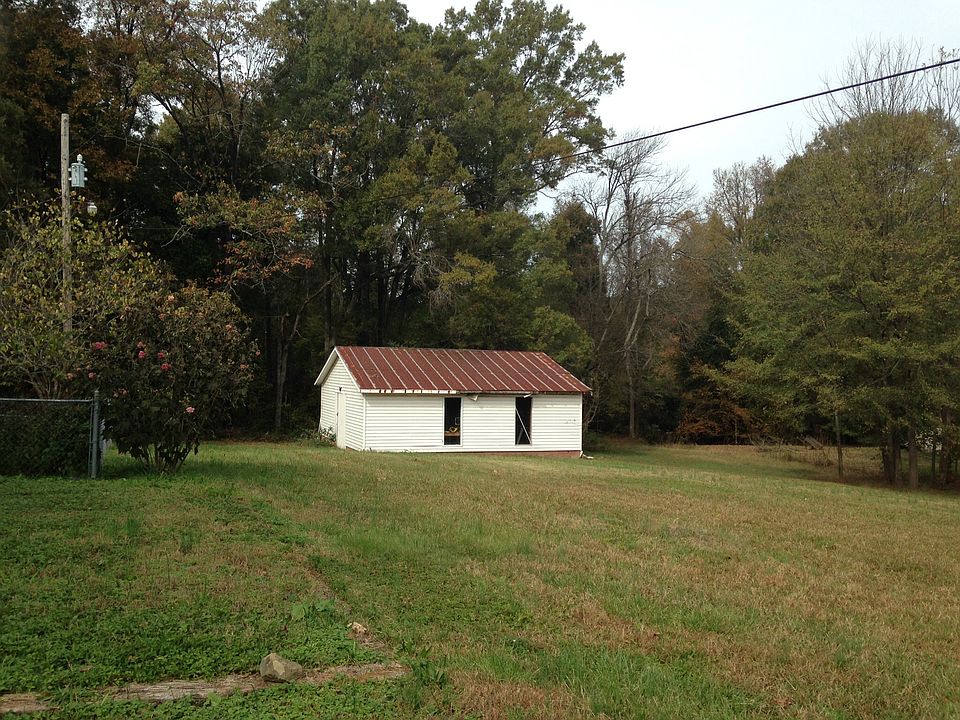 2nd image of 819 N Rocky River Rd