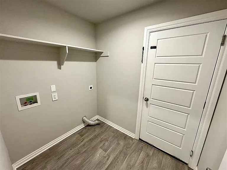 4300 Colt Dr — Photo 4