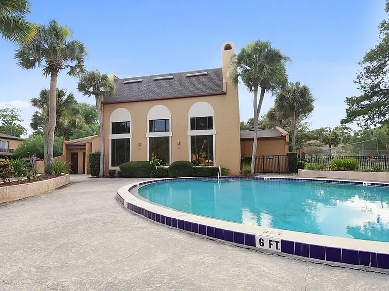 331 Greencastle Dr — Photo 31