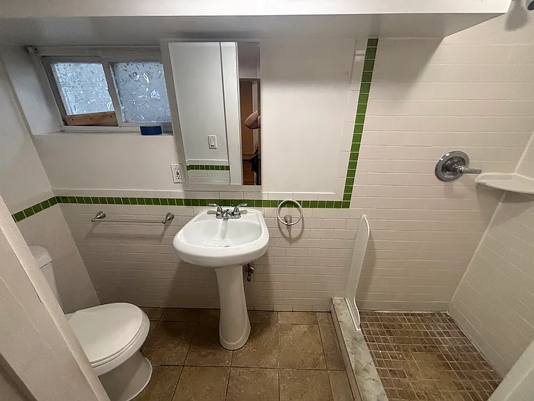69 Cowles Ave #B1 — Photo 5