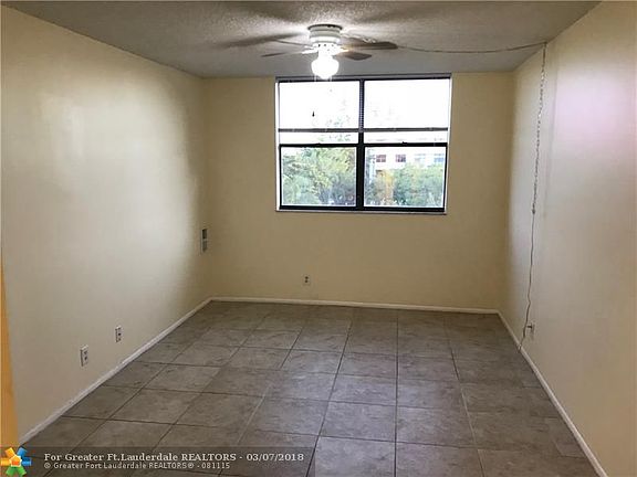 4th image of 2501 Riverside Dr APT 403A