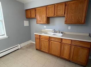 2241 Hervey Ave APT 1, North Chicago, IL 60064
