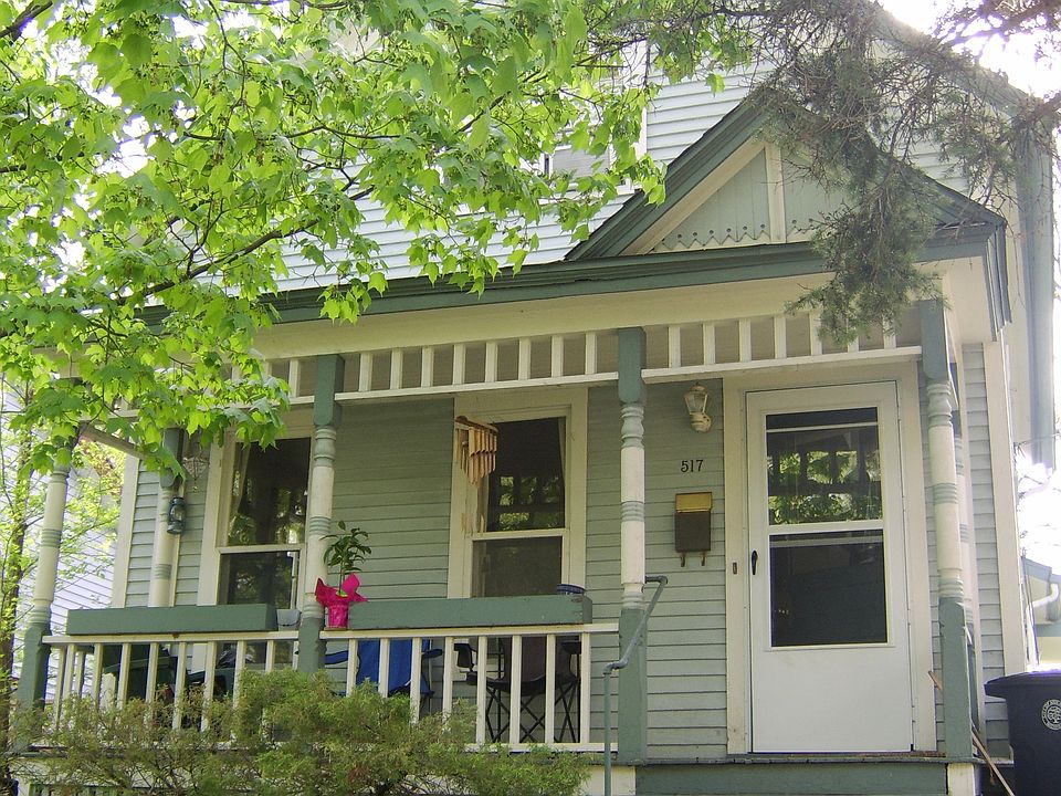 House facade + front porch