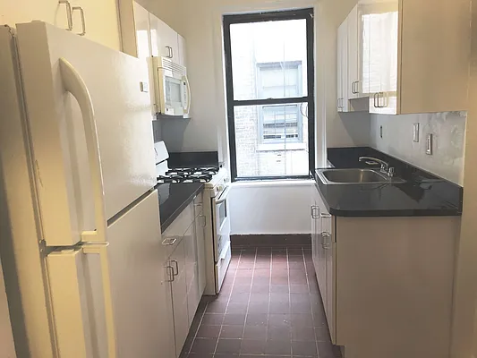 Rented by Bruma Realty LLC | media 11