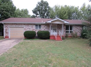 811 E Hadley St, Aurora, MO 65605