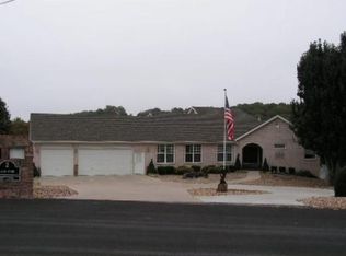 2 Rath Cir, Bentonville, AR 72715