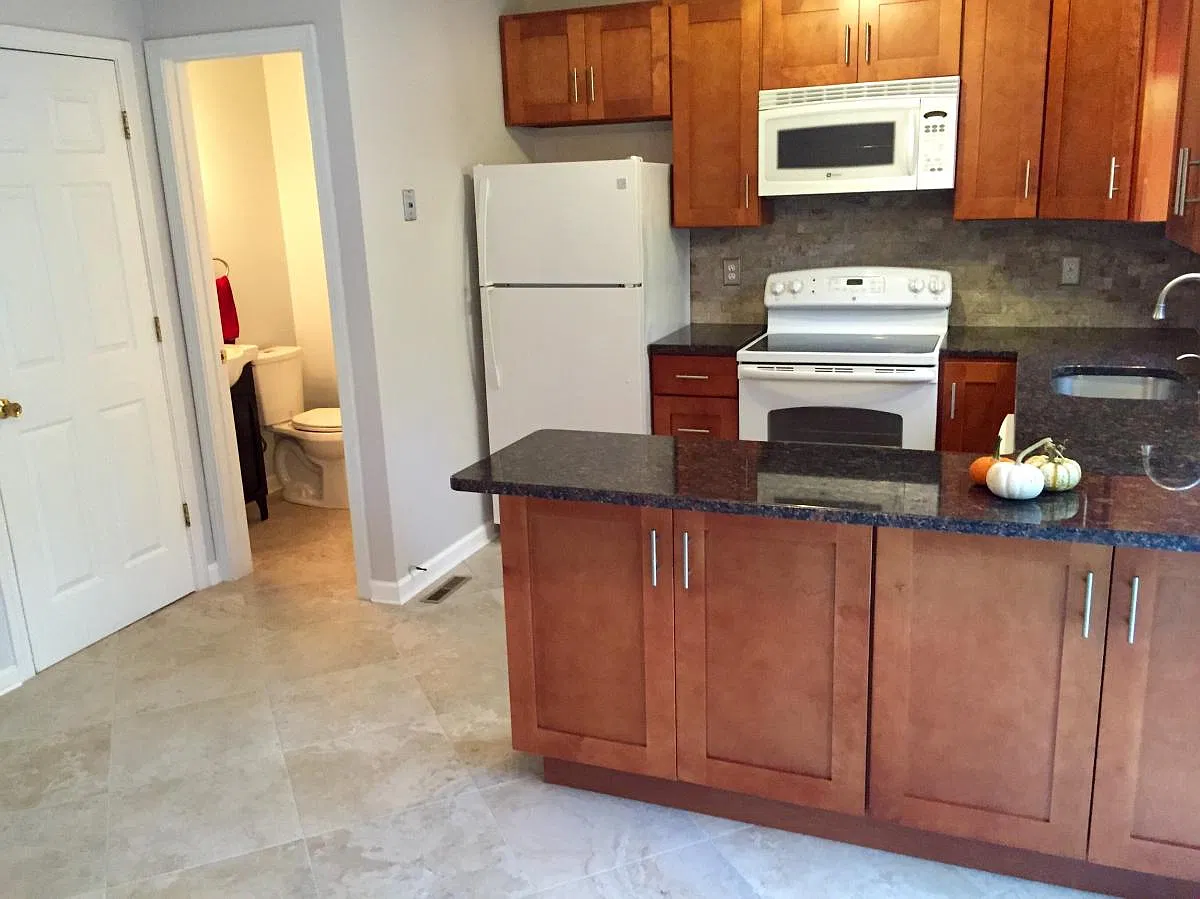 2 bed, 1.5 bath, 1250 sqft, $2,200 — Photo 2