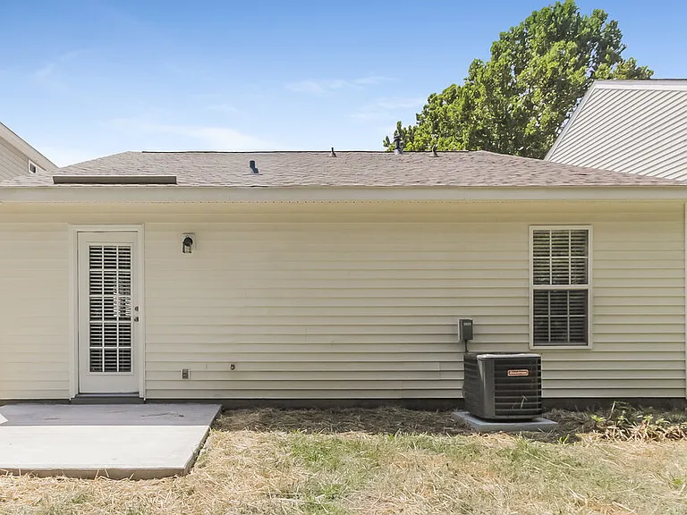 2707 Oasis Ln — Photo 16