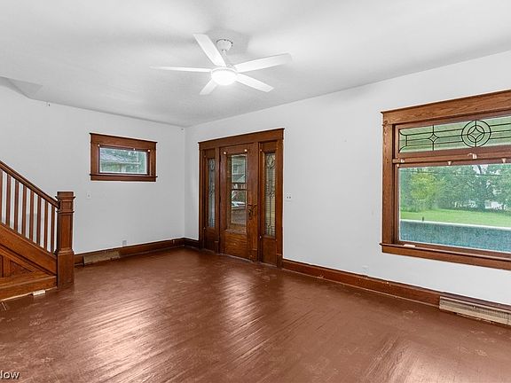 3rd image of 56 Spring St