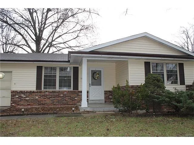 18 Oak Hill Ln photo 1