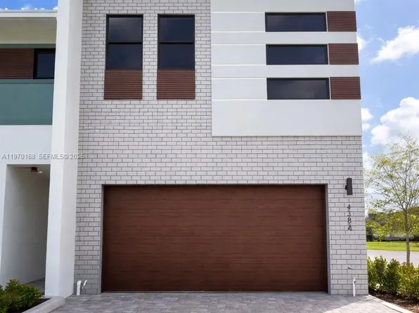 4384 NW 8th Ct, Plantation, FL 33317