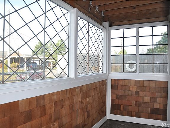 3rd image of 1108 Ocean Beach Blvd S