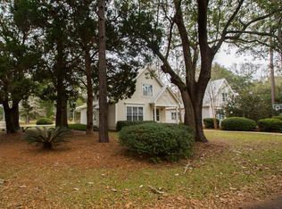 201 Nichols Ave, Fairhope, AL 36532