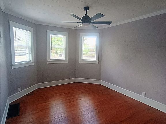 5th image of 816 Milton Ave