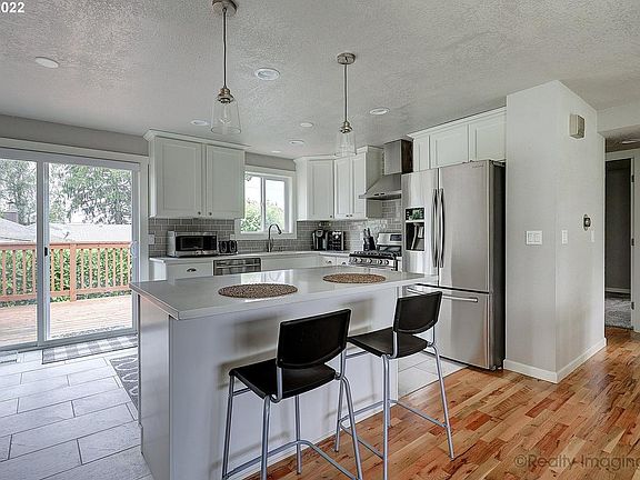 4th image of 7917 182nd Ave E