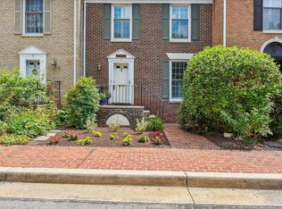 3 Parliament Ct, Baltimore, MD 21212