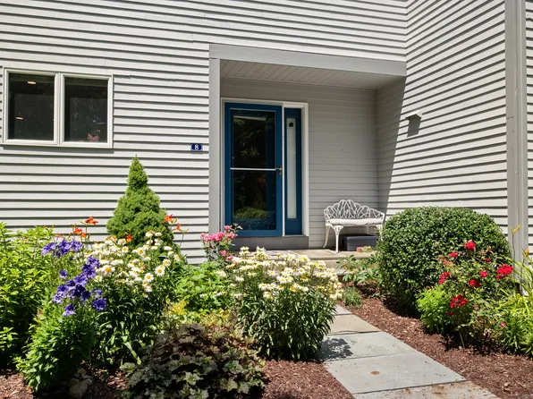 8 Whitehall Landing #8, Stonington, CT 06355