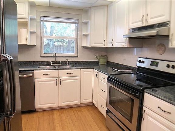 2nd image of 2562 Lake Ellen Dr