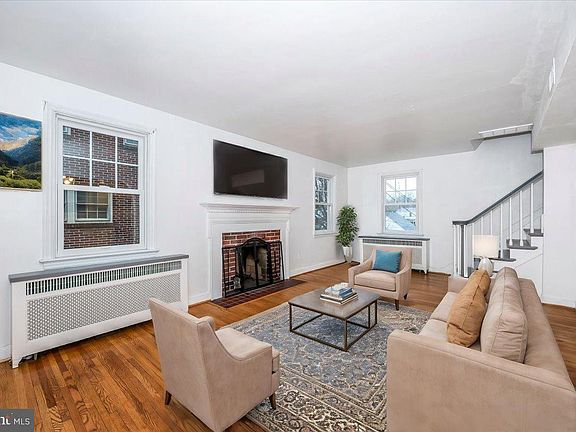4th image of 1017 Woodland Way