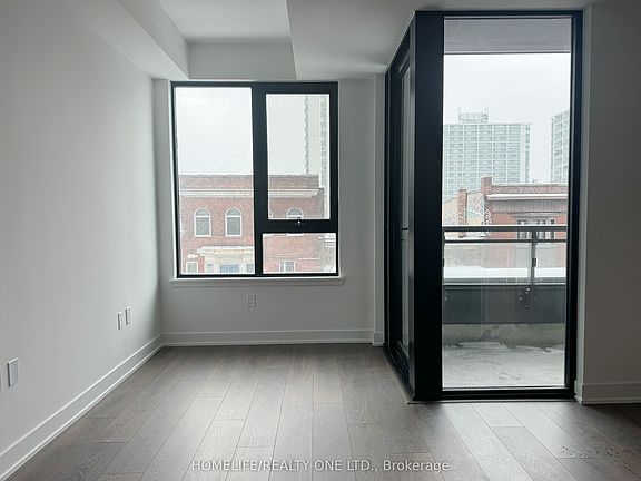 4th image of 758 Dovercourt Rd #308