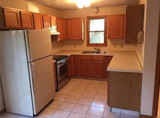 5 Gordon St, Cranston, RI 02910