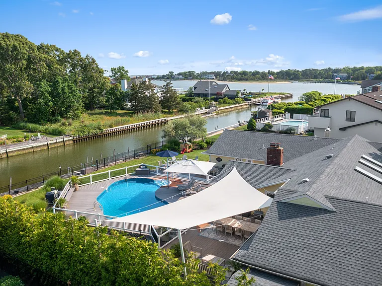 8 Mill Pond Rd — Photo 13
